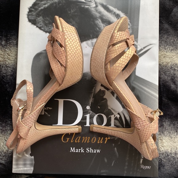 VINCE CAMUTO Peppa Nude/Cream Snakeskin Strappy NEW pump heels size: 8.5 - Picture 5 of 7